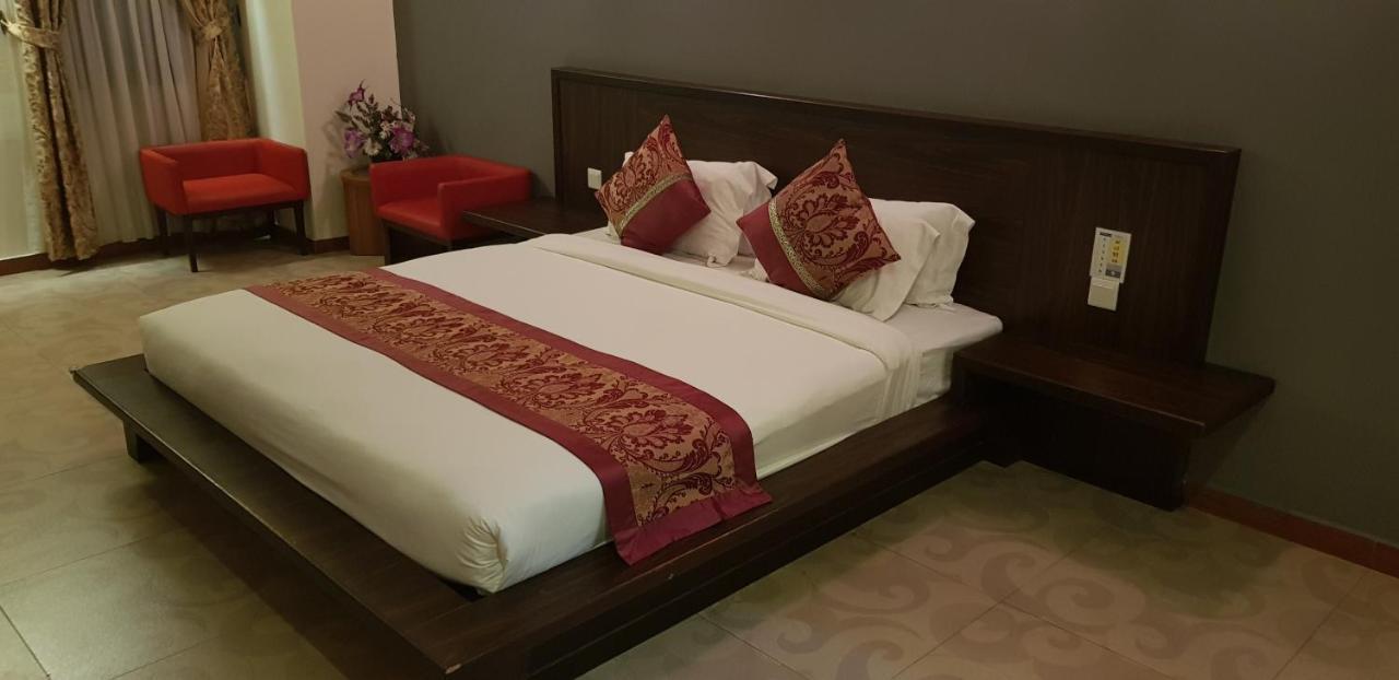 Capital O 89938 Herald Hotel Malacca Εξωτερικό φωτογραφία