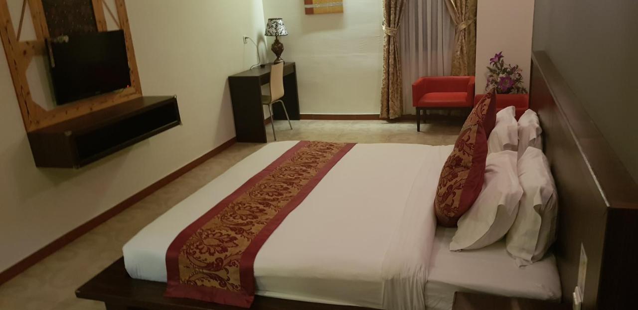 Capital O 89938 Herald Hotel Malacca Εξωτερικό φωτογραφία